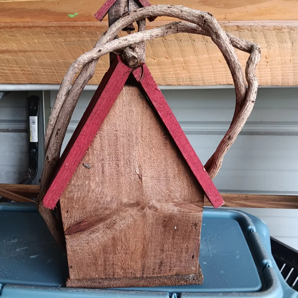 Bird feeder